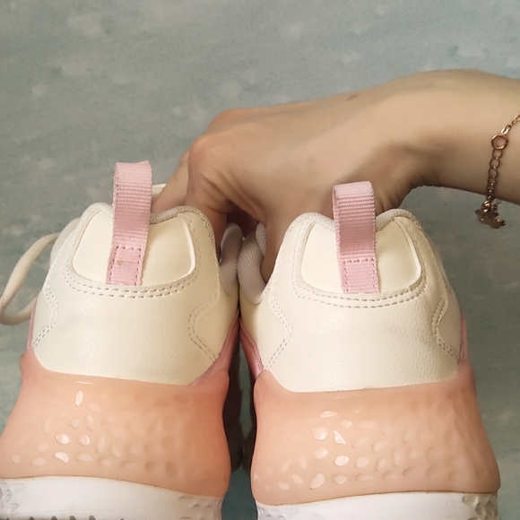 Camel Walking and Running Shoe - Picture 3 of 4